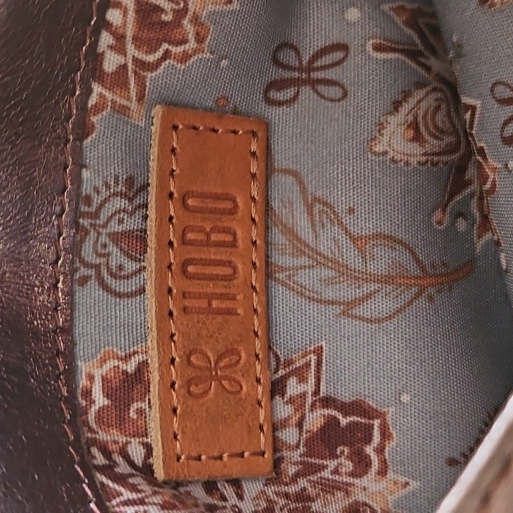Hobo Euro Slide Card Case Like New Leather - Picture 5 of 5